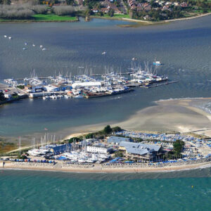 20 Minute Beaches and Bays Helicopter Tour