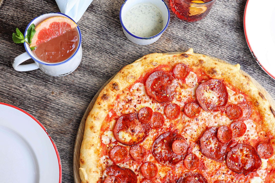 Bottomless Pizza And A Cocktail For Two At Gordon Ramsay S Street Pizza Unique Gifting